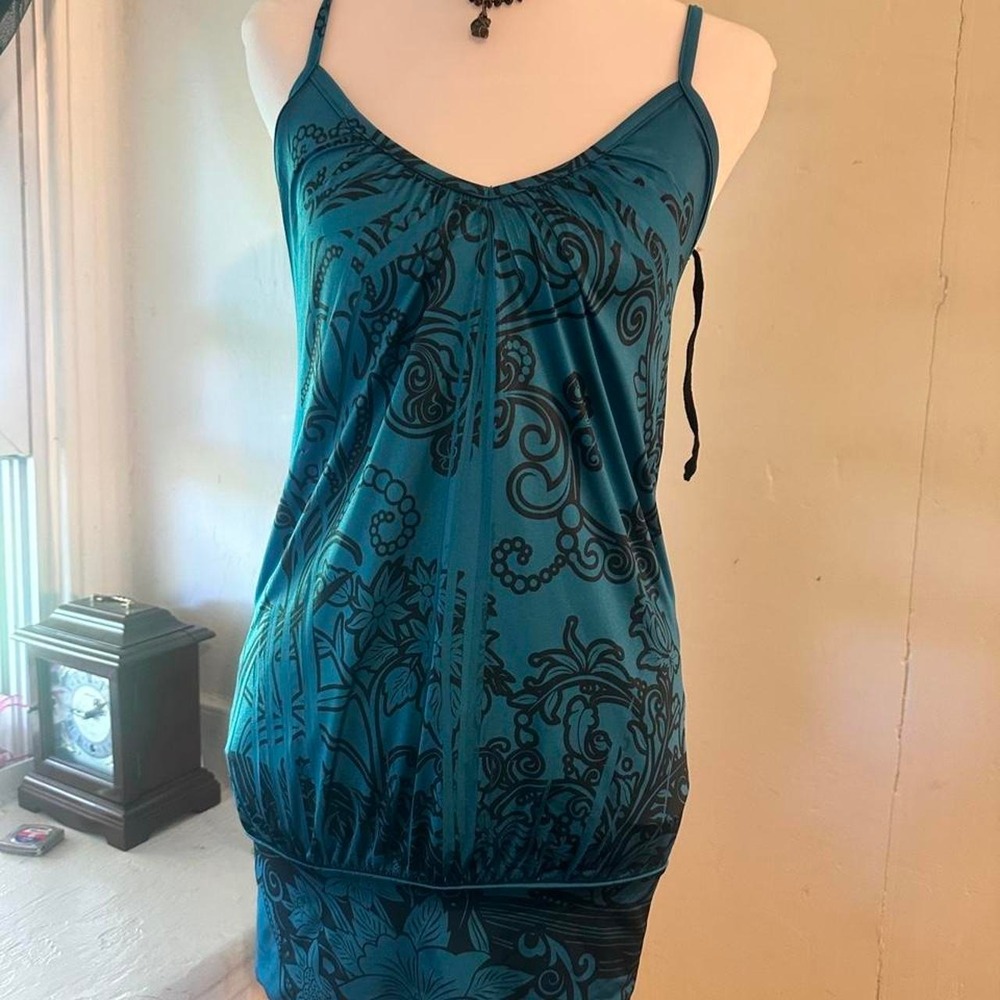 Body Central blue paisley print dress. Size: S
